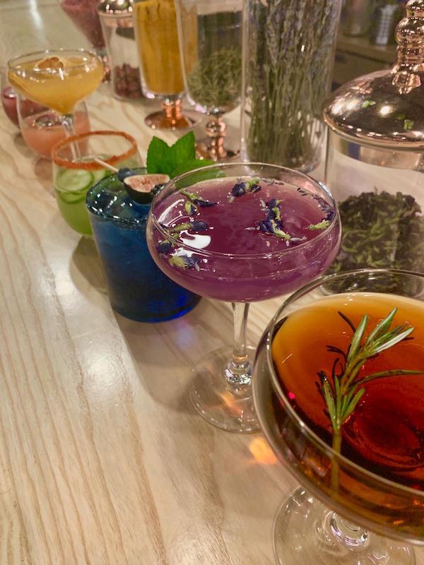 cocktails thyme & tonic