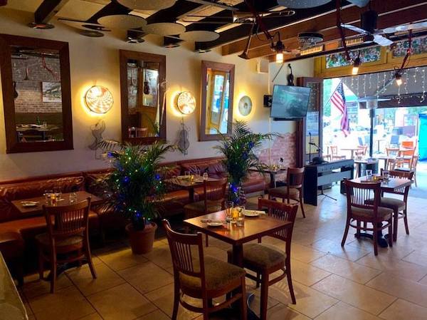 indoor dining Bettola UWS