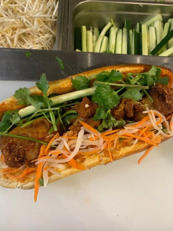 fried chicken banh mi