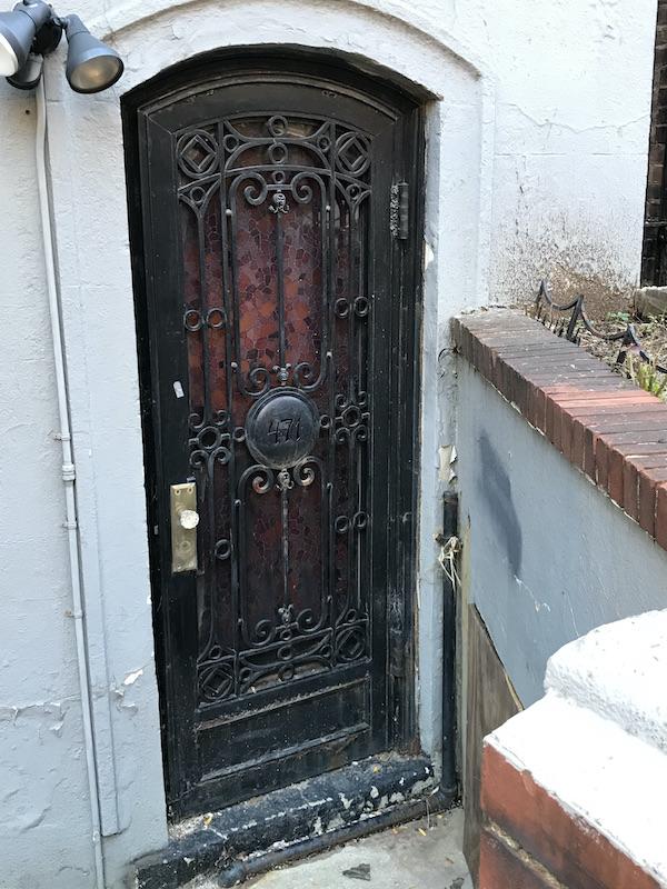 471 West End Ave entrance
