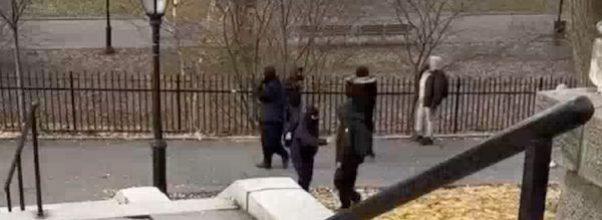 Female Jogger Harassed and Bullied by Teen Boys in Riverside Park Female Jogger Harassed and Bullied by Teen Boys in Riverside Park