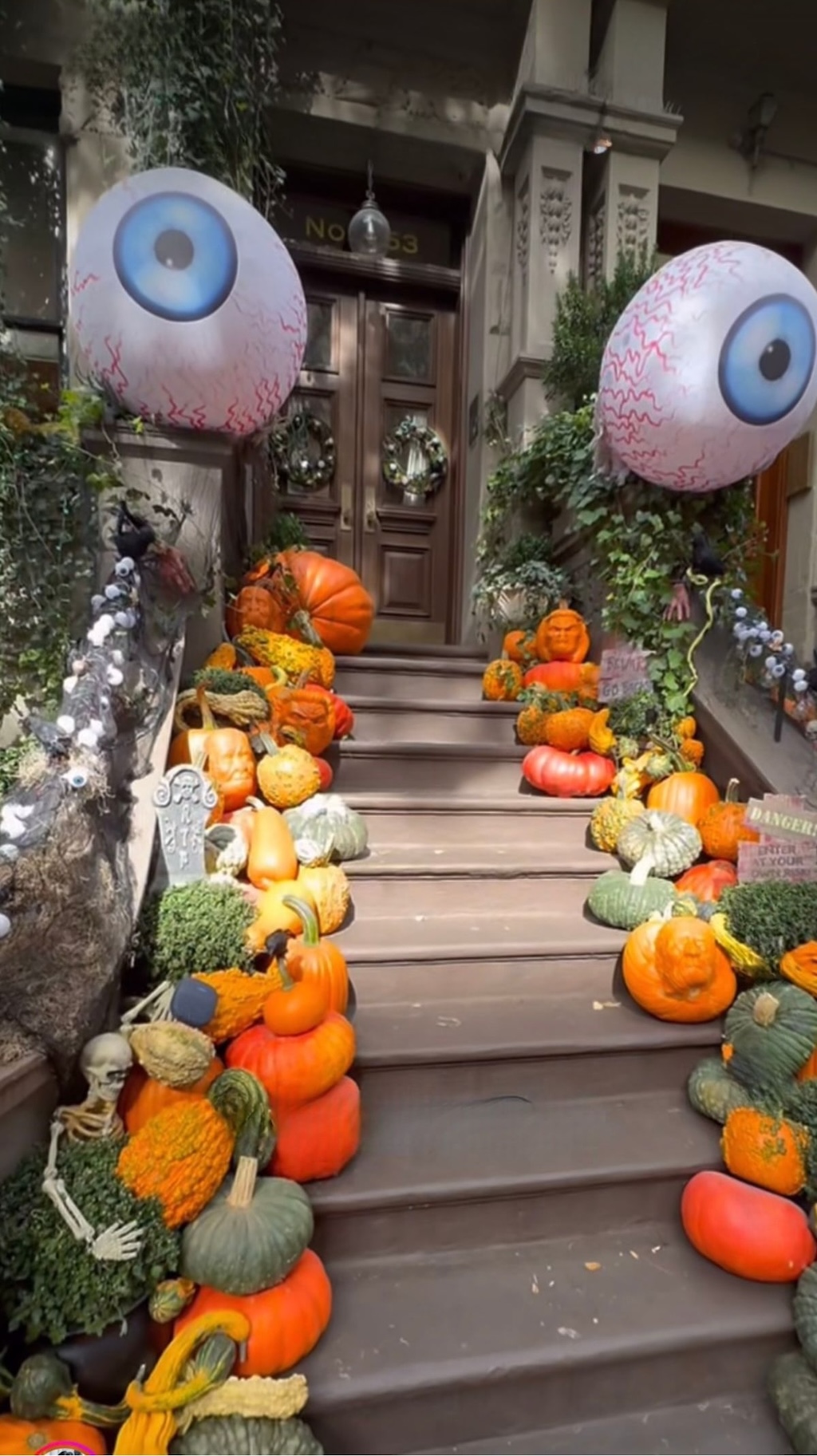simon wallace design halloween brownstone